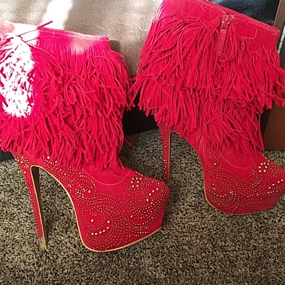 Shoes - Picture 2 of 4